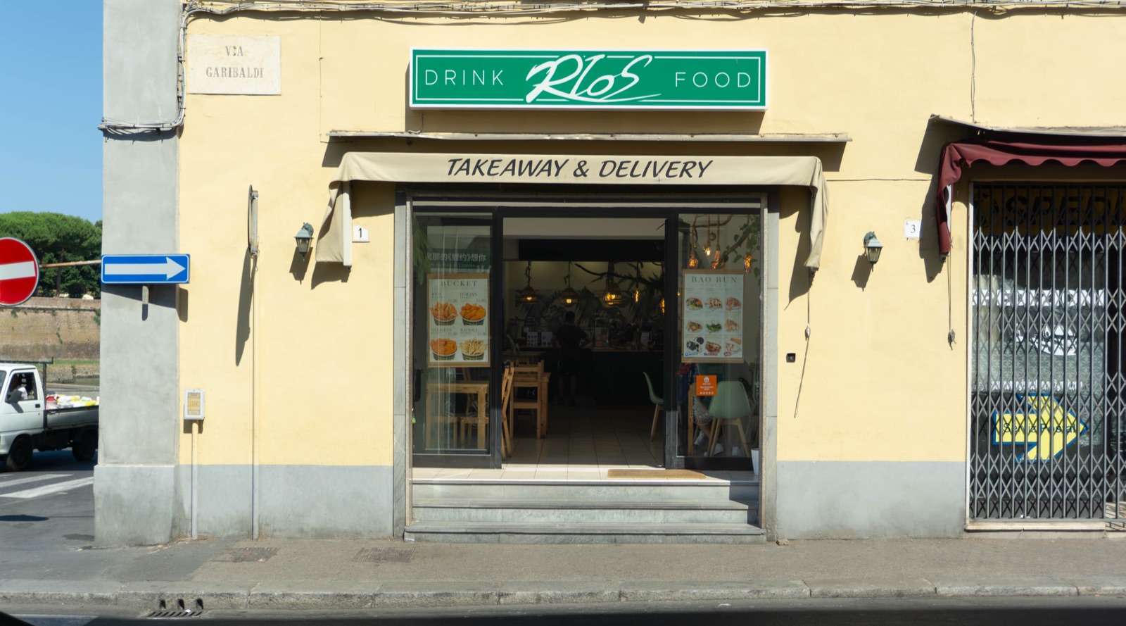 Ingresso del RIOS Livorno in Via Garibaldi